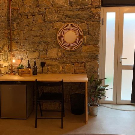 Rock & Wood - Apartment & Room La Spezia Bagian luar foto