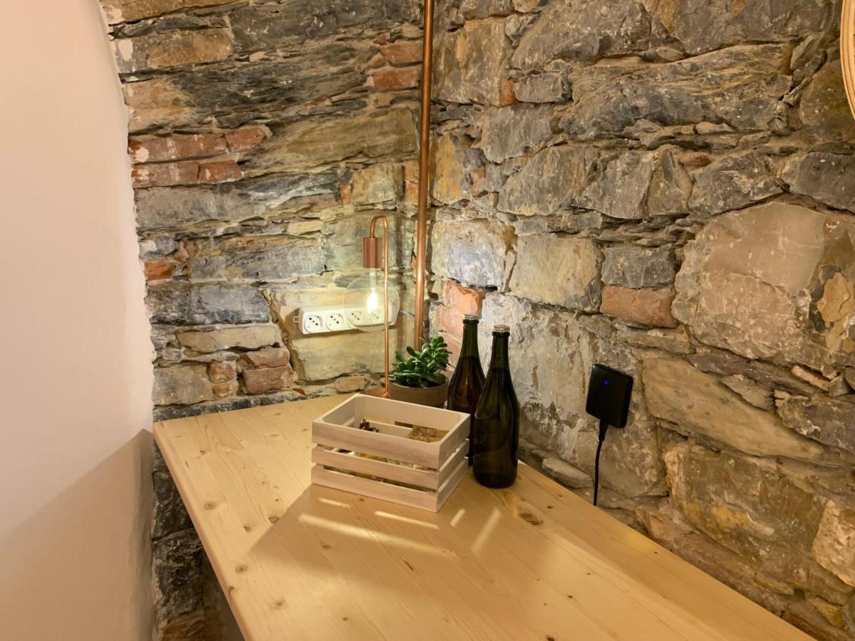 Rock & Wood - Apartment & Room La Spezia Bagian luar foto