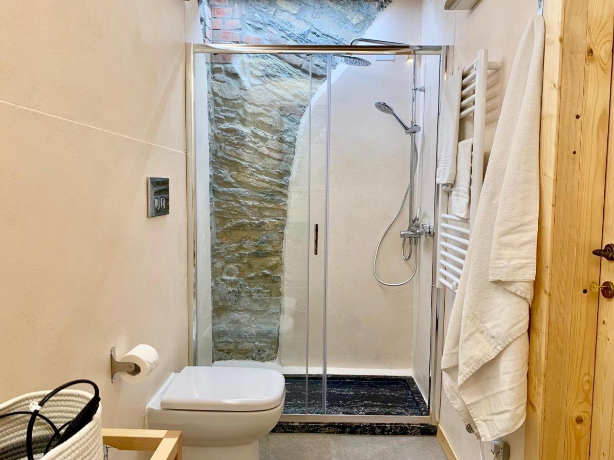 Rock & Wood - Apartment & Room La Spezia Bagian luar foto