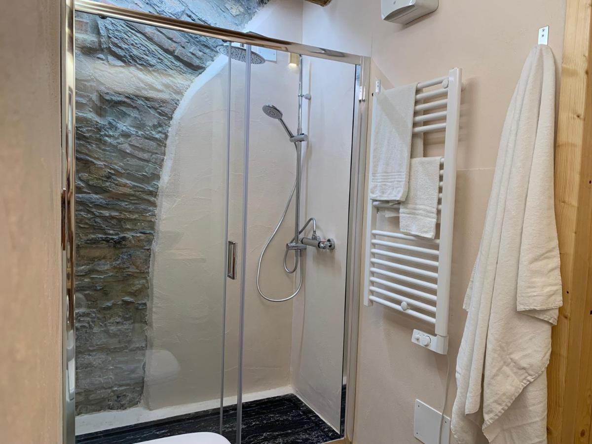 Rock & Wood - Apartment & Room La Spezia Bagian luar foto