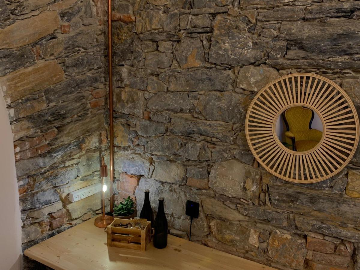 Rock & Wood - Apartment & Room La Spezia Bagian luar foto