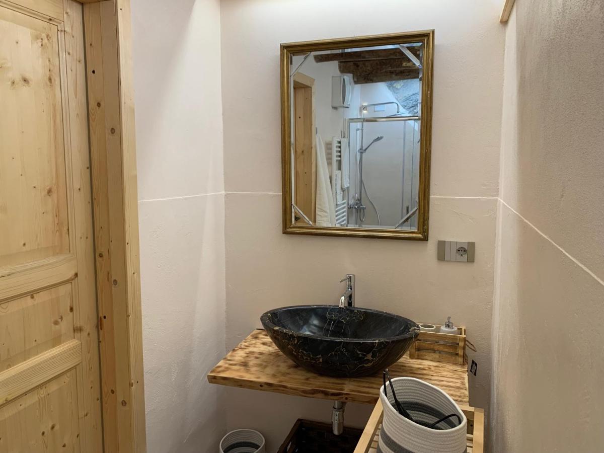 Rock & Wood - Apartment & Room La Spezia Bagian luar foto