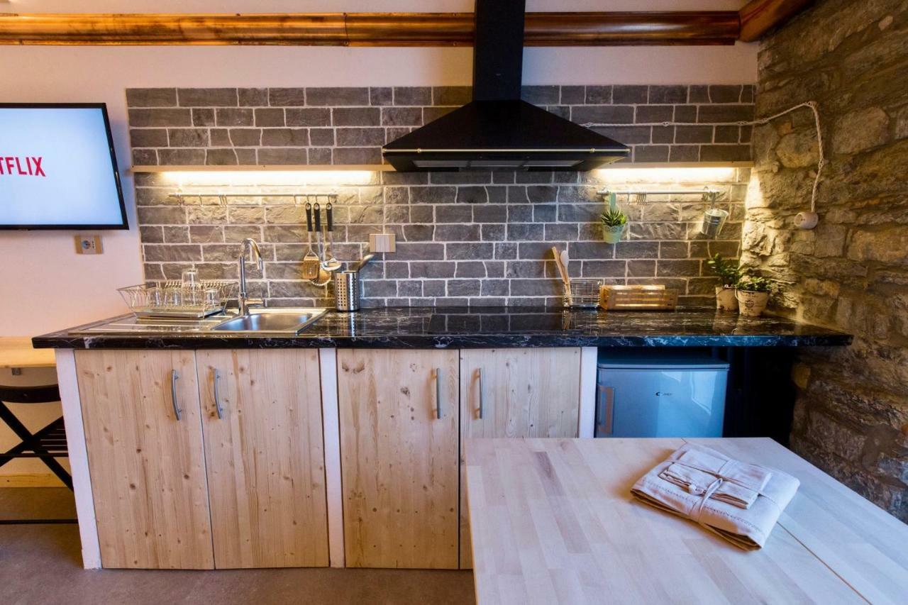 Rock & Wood - Apartment & Room La Spezia Bagian luar foto