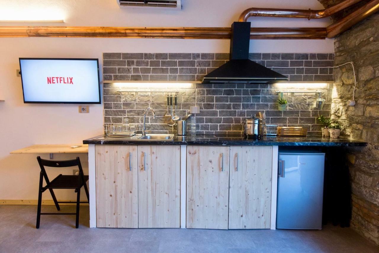 Rock & Wood - Apartment & Room La Spezia Bagian luar foto