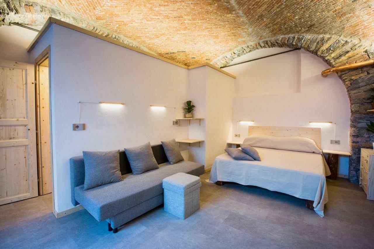 Rock & Wood - Apartment & Room La Spezia Bagian luar foto