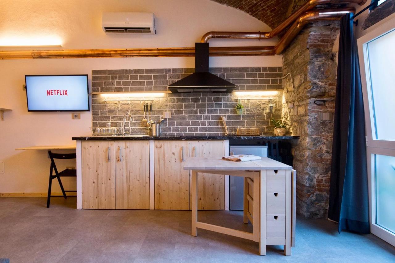 Rock & Wood - Apartment & Room La Spezia Bagian luar foto
