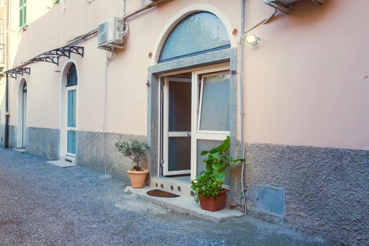 Rock & Wood - Apartment & Room La Spezia Bagian luar foto