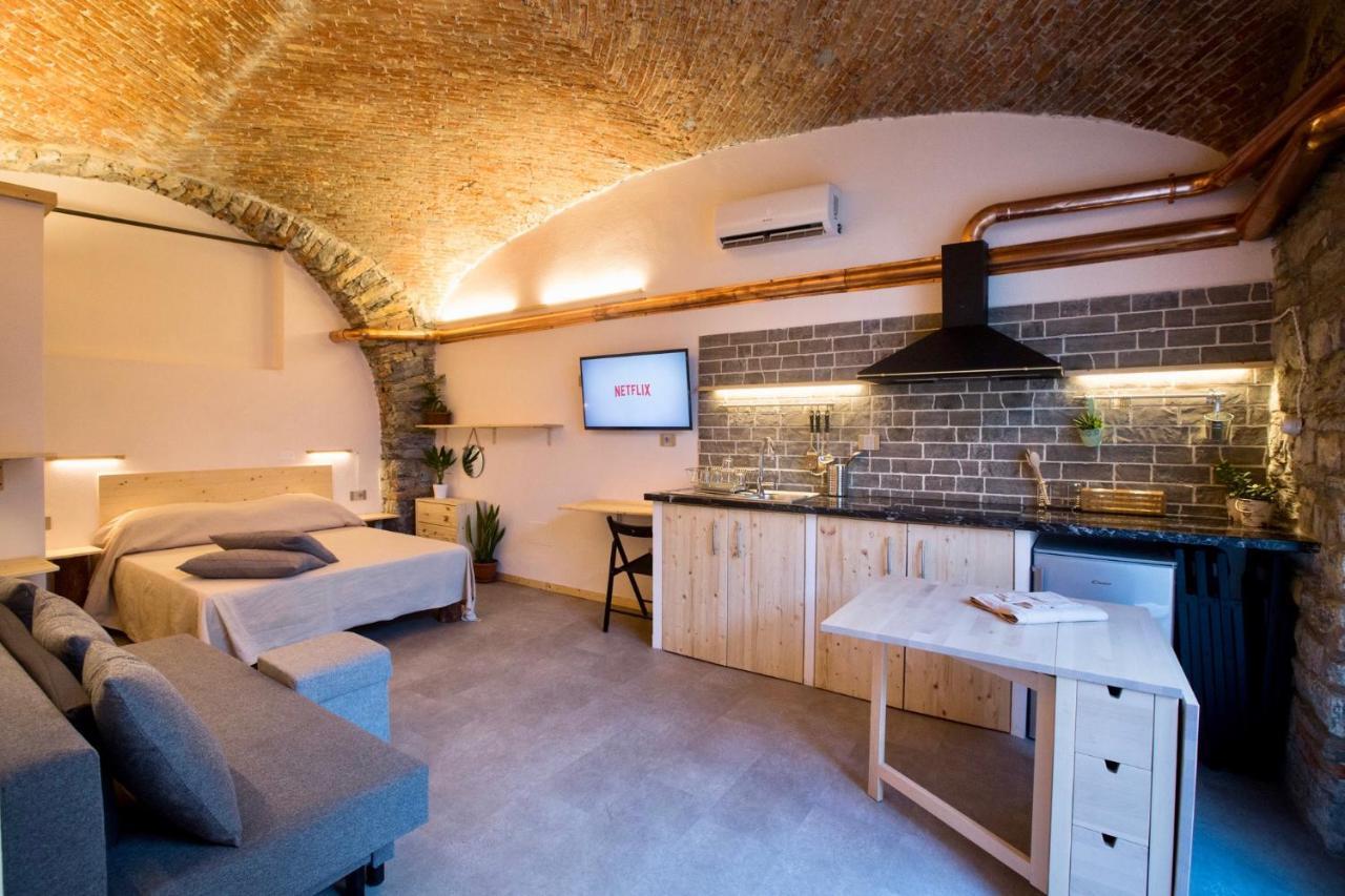 Rock & Wood - Apartment & Room La Spezia Bagian luar foto